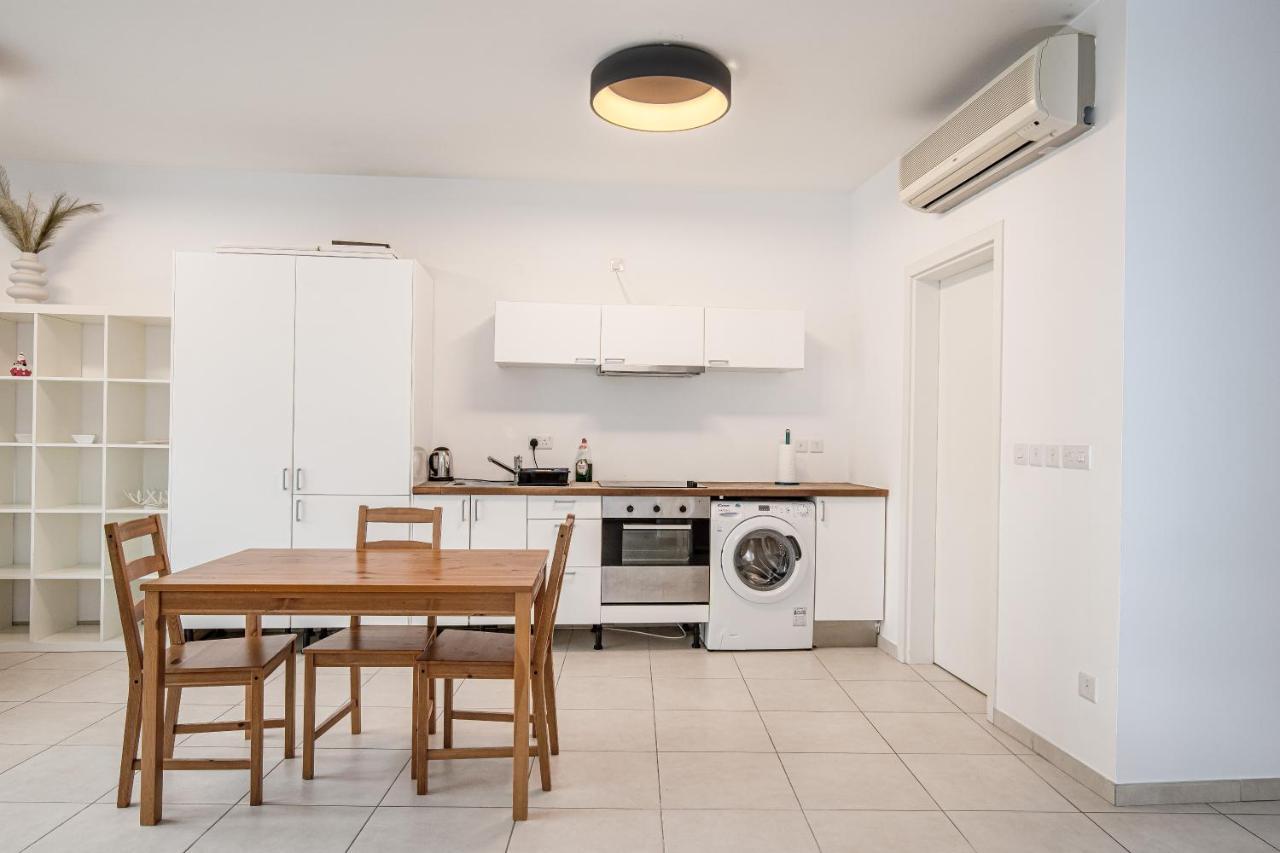 Saint Julian's Modern Studio Apartment In The Heart Of St Julians מראה חיצוני תמונה